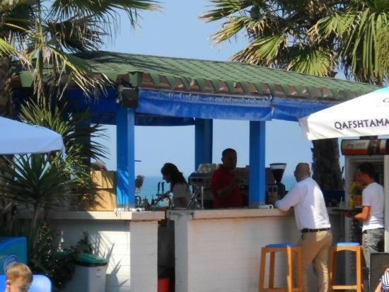 Mali i Robit Beachfront Apartment Golem  Esterno foto