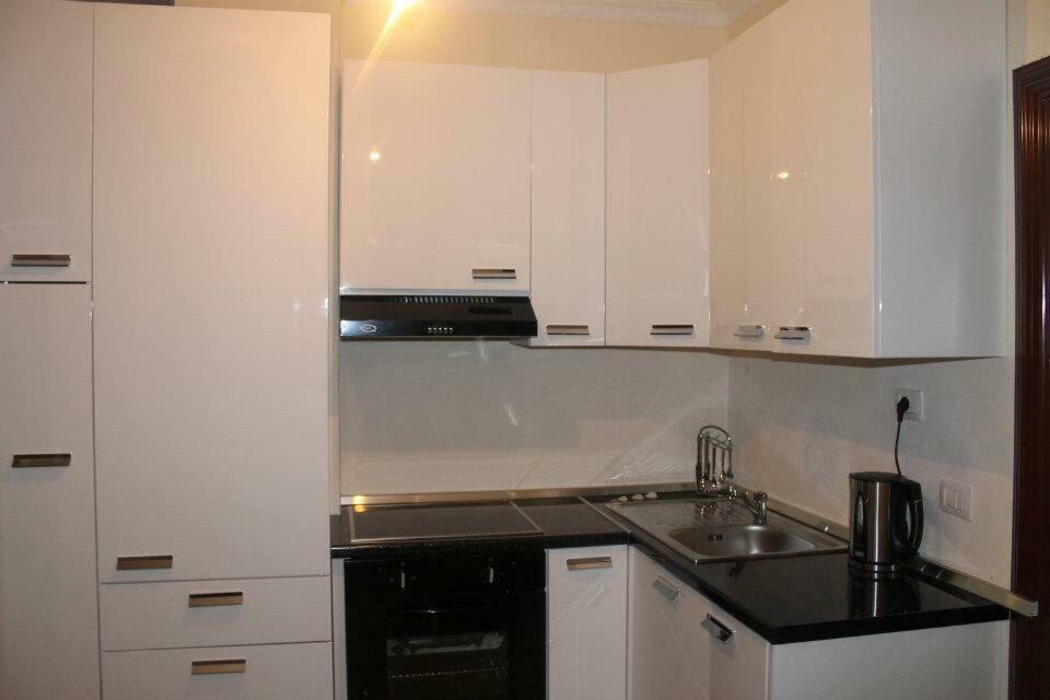 Mali i Robit Beachfront Apartment Golem  Esterno foto