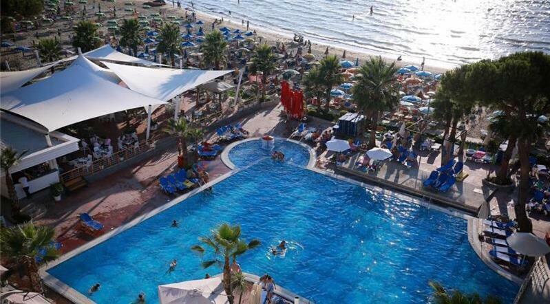 Mali i Robit Beachfront Apartment Golem  Esterno foto